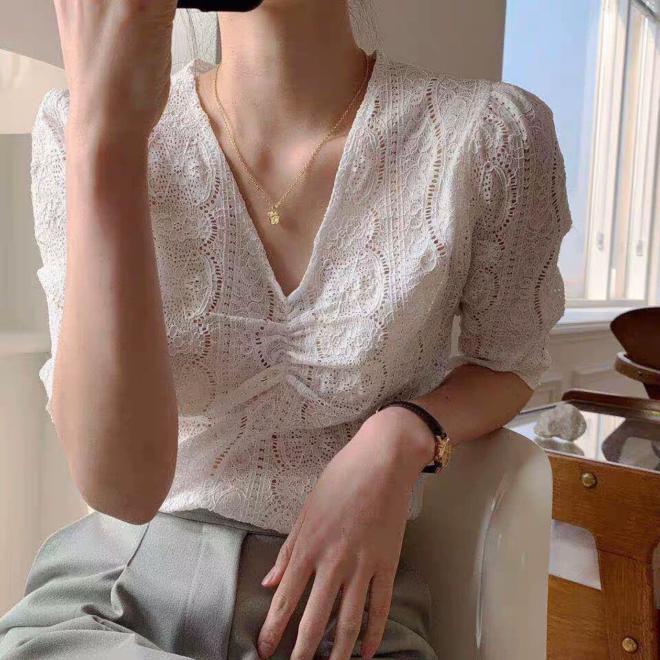선물 화물 한국 동대문 봄 여름 외국 가스 빛 요리 한 레이스 홀로우 아웃 반팔 여성 셔츠 V넥 몸매 가꾸기 맨위