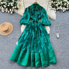 批发法式复古<b class='q'>宫廷</b>风<b class='q'>连衣裙</b>女2025秋季钉珠翻领灯笼袖立体花朵网纱长裙