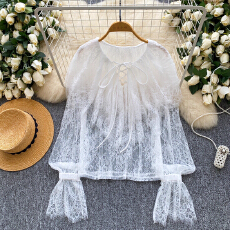 批发法式甜美宫廷风荷叶边拼接喇叭袖<b class='q'>蕾丝</b>上衣女秋季薄款外搭透视<b class='q'>罩衫</b>