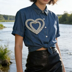 批发欧美<b class='q'>牛仔</b><b class='q'>衬衫</b>女设计感小众重工镶钻钉钻爱心2026夏气质<b class='q'>衬衣</b>外穿