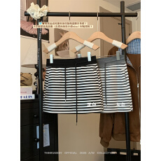 批发实拍~韩系运动风撞色<b class='q'>条纹</b>抽绳高腰<b class='q'>半身裙</b>女