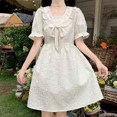 批发实拍2026 夏季新款杏色娃娃领<b class='q'>连衣裙</b>女 法式温柔风收腰显瘦短裙