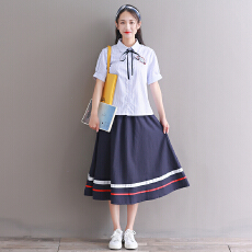 批发实拍2026 夏新款条纹<b class='q'>衬衫</b> + 藏青半身裙套装 显瘦学生党两穿