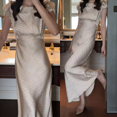 批发实拍新款 法式气质复古优雅小性感<b class='q'>修身</b>显瘦波点泡泡袖连衣裙长裙