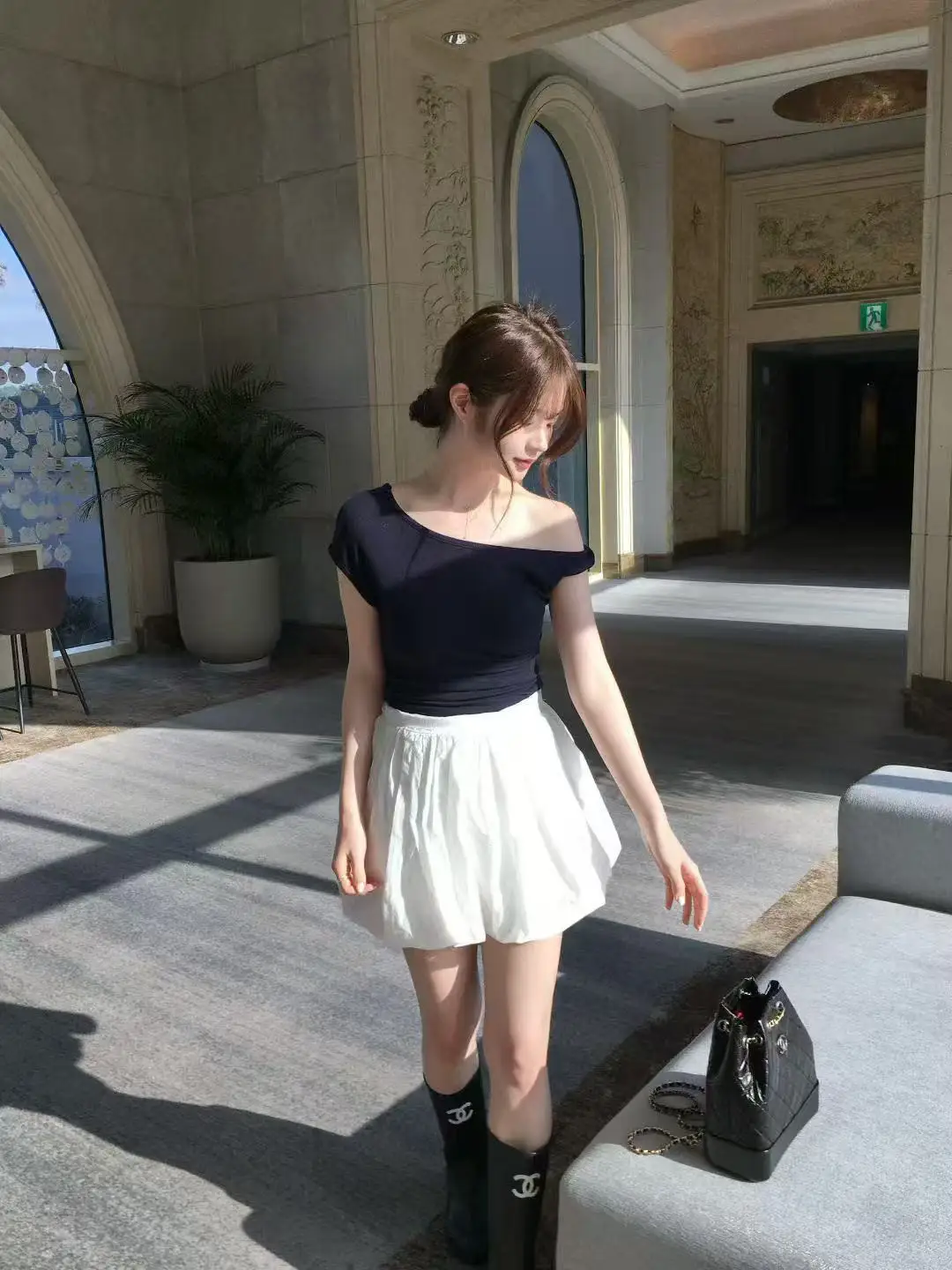 한류 발레 소녀 감성 비대칭 넥라인 매듭 티셔츠 상세 이미지 9