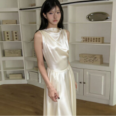 韩国chic温柔风轻奢一字肩高级设计感无袖长款连衣裙