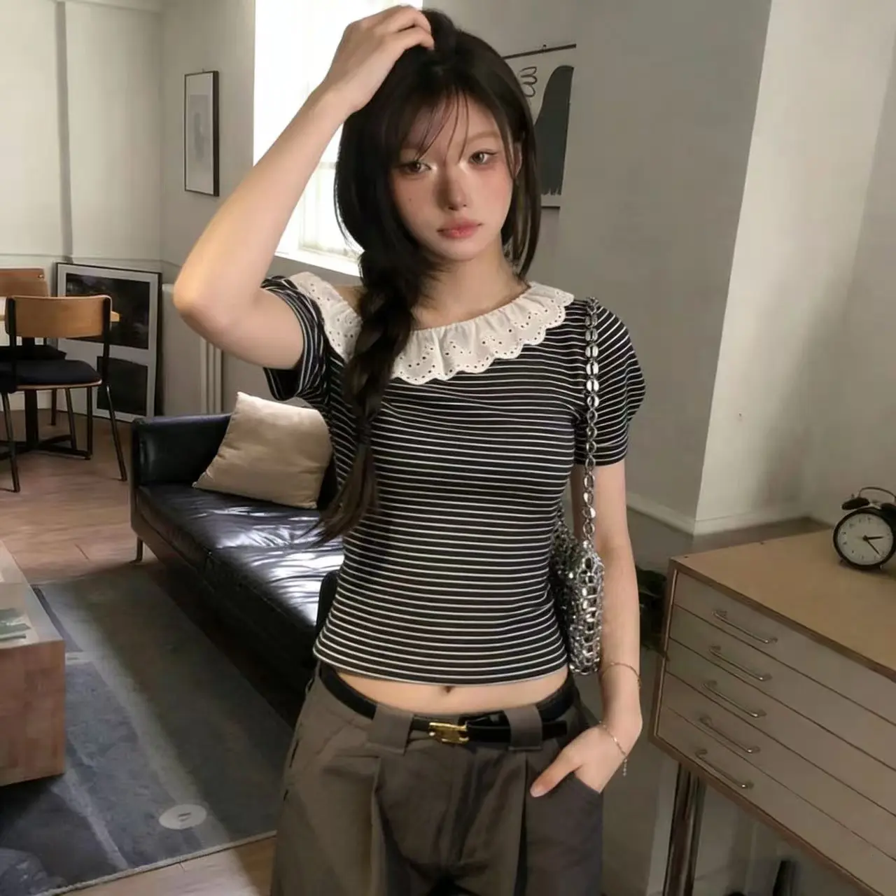 스트라이프 프릴 원숄더 반소매 티셔츠 상세 이미지 16