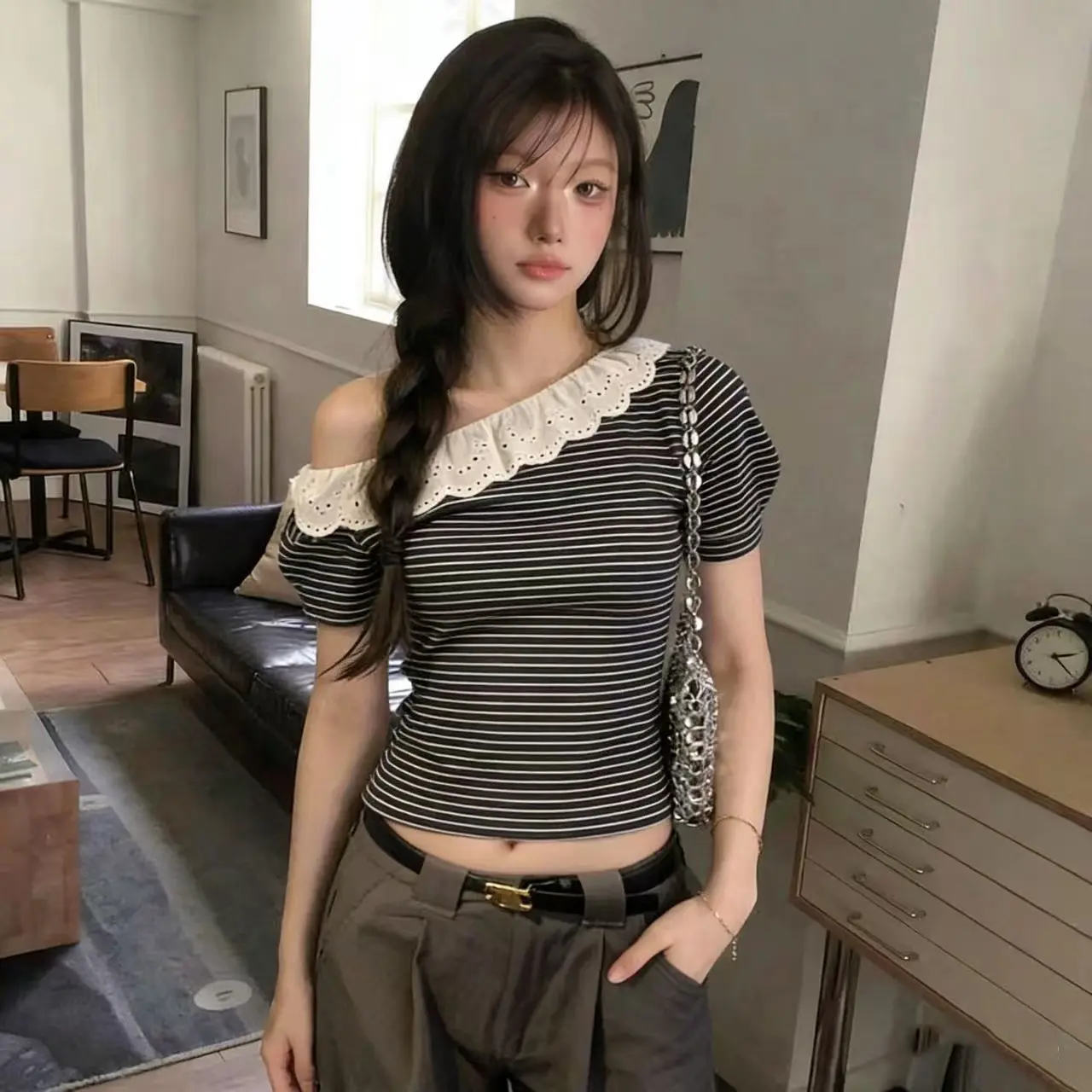 스트라이프 프릴 원숄더 반소매 티셔츠 상세 이미지 17