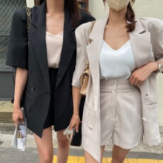 批发尺寸已更新小众设计感后开叉短袖<b class='q'>西装外套</b>+高腰百搭短裤 套装 4色