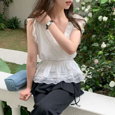 批发尺寸已更新 韩系<b class='q'>可爱</b>减龄蕾丝拼接V领压褶飞飞袖小衫