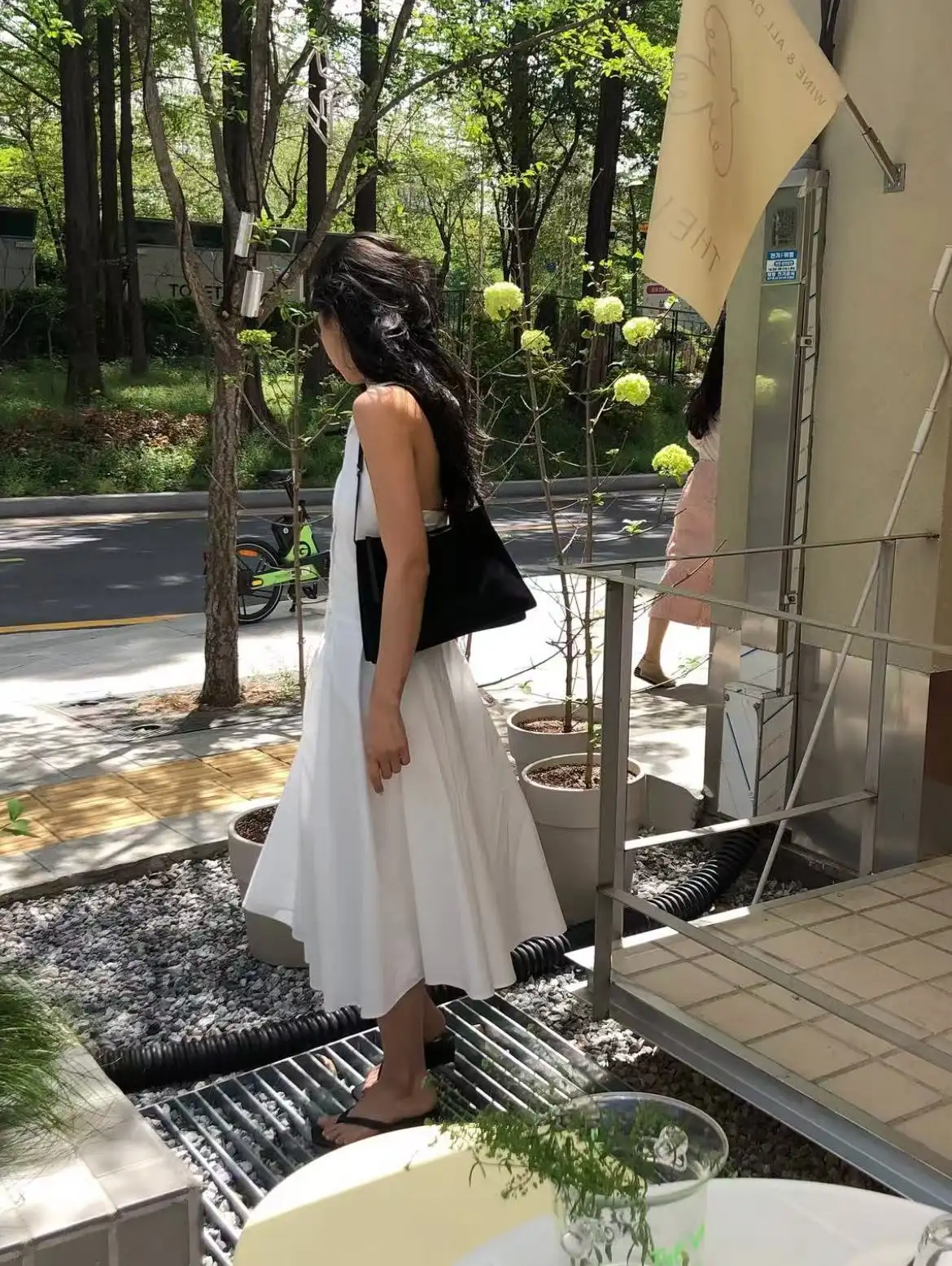 프렌치 레트로 무드 폴드 칼라 홀터넥 민소매 원피스 상세 이미지 3