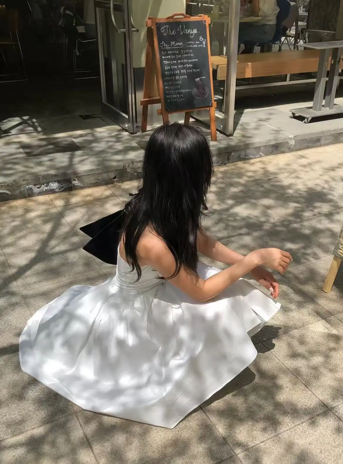 프렌치 레트로 무드 폴드 칼라 홀터넥 민소매 원피스 상세 이미지 9