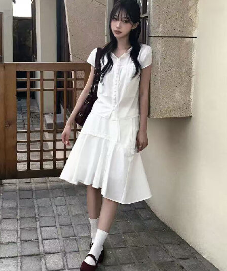 한 부서 부드러운 달콤함 연령 감소 프릴 싱글 줄 버튼 다용도 셔츠 불규칙 반신 스커트 세트