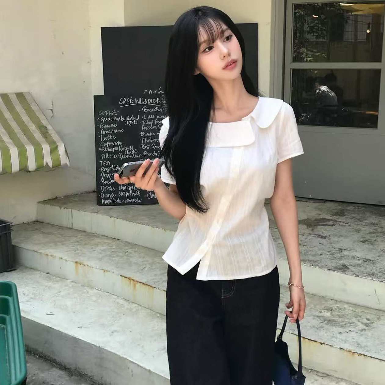 한국 스타일 불규칙 베이비 칼라 여성 셔츠 2026 여름 새로운 허리 수축 슬림해 보이는 디자인 센스 Chic 품격 맨위