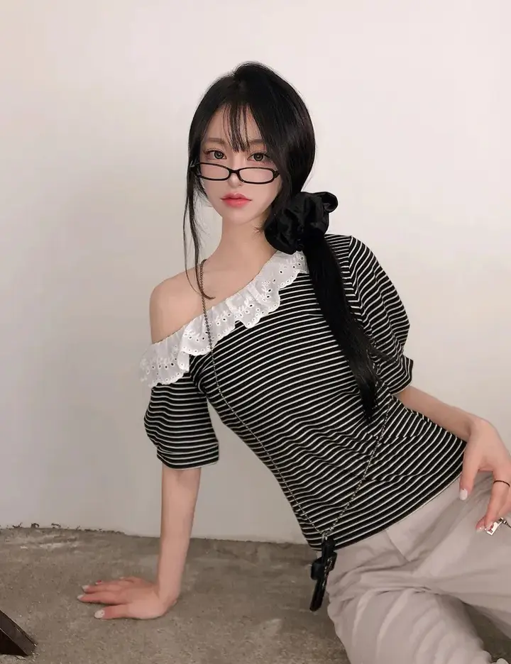스트라이프 프릴 원숄더 반소매 티셔츠 상세 이미지 8