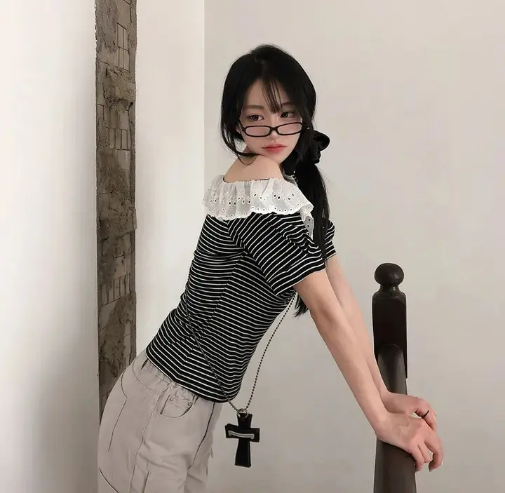 스트라이프 프릴 원숄더 반소매 티셔츠 상세 이미지 12
