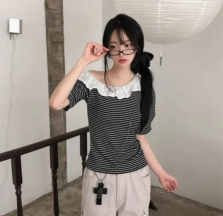 스트라이프 프릴 원숄더 반소매 티셔츠 상세 이미지 14