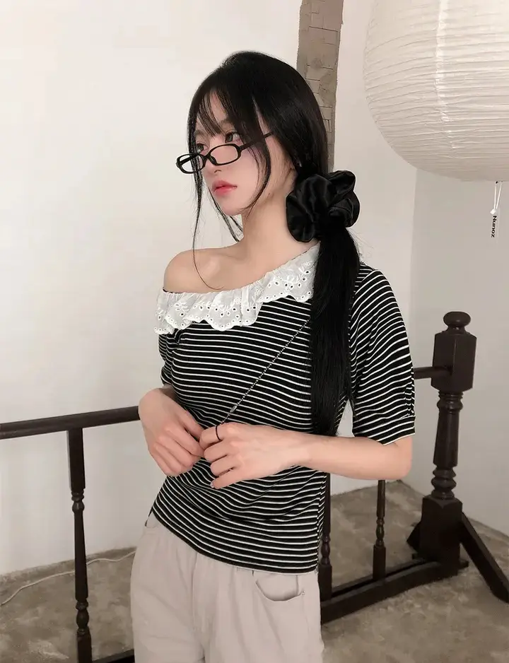 스트라이프 프릴 원숄더 반소매 티셔츠 상세 이미지 15