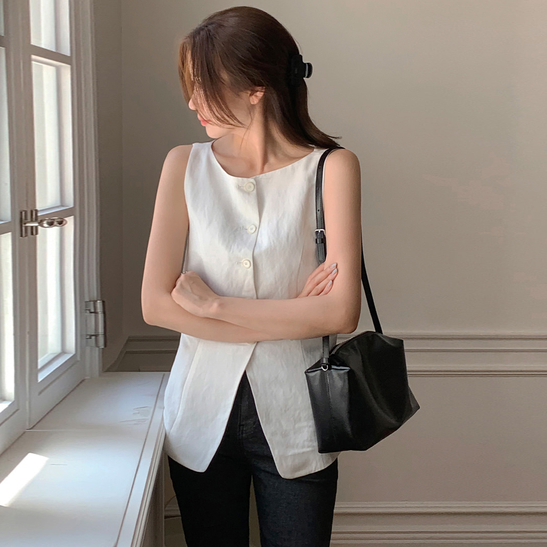 프랑스식 우아함 미니멀리즘 품격 싱글 줄 버튼 슬림해 보이는 디자인 섹션 네클라인 셔츠 맨위