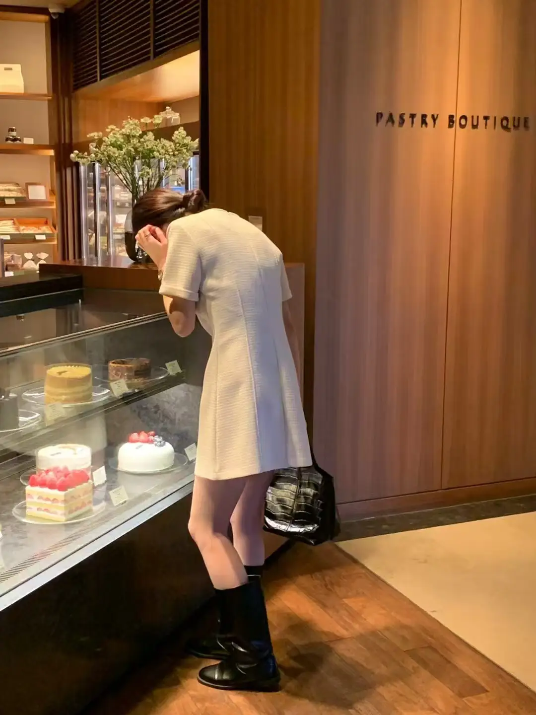 소프트한 소재의 스타일리시한 원피스 상세 이미지 9