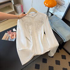 批发白色重工刺绣亚麻衬衫上衣女2026春季新款<b class='q'>设计</b>感休闲气质简约衬衣