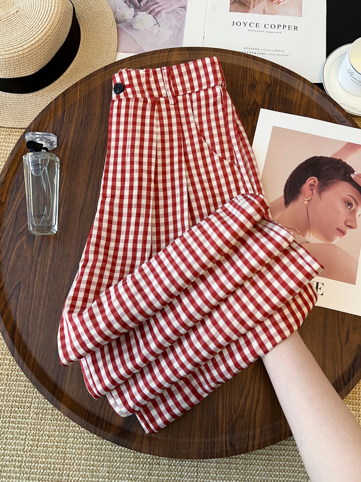 분위기 센스 빨간색 체크무늬 캐주얼 바지 여성 2026 여름 새로운 루즈핏 슬림해 보이는 넓은 다리 길이 바지