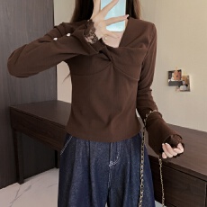 批发实拍大码长袖加厚保暖T恤时尚减龄显瘦小众别致遮肉收腰打底衫女