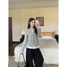 批发实拍2026春季大码长袖假两件T恤加厚保暖显瘦百搭减龄别致打底衫