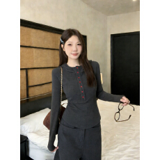 批发实拍2026春装连帽半开扣打底衫大码胖mm显瘦设计感正肩上衣长袖