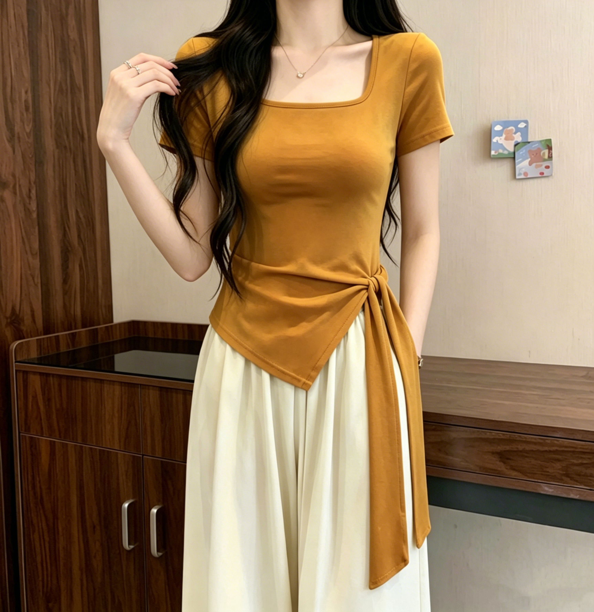 실사 2026 여름 드레스 새로운 광장 칼라 불규칙 밑단 티셔츠 패션 슬림해 보이는 다용도 고급 디자인 센스 여성 의류