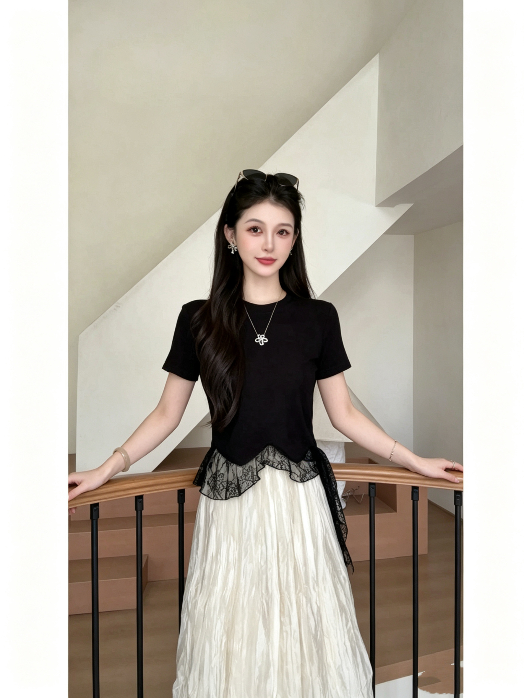 실사 빅 사이즈 여름 드레스 새로운 2026 라운드 넥 페이크 레이어드 레이스 티셔츠 연령 감소 표지 고기 작은 대중 출퇴근 기본 셔츠
