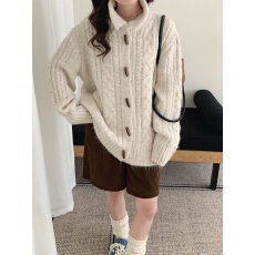 批发翻领牛角扣针织<b class='q'>开衫</b>女秋冬季舒适百搭气质毛衣外套宽松慵懒风