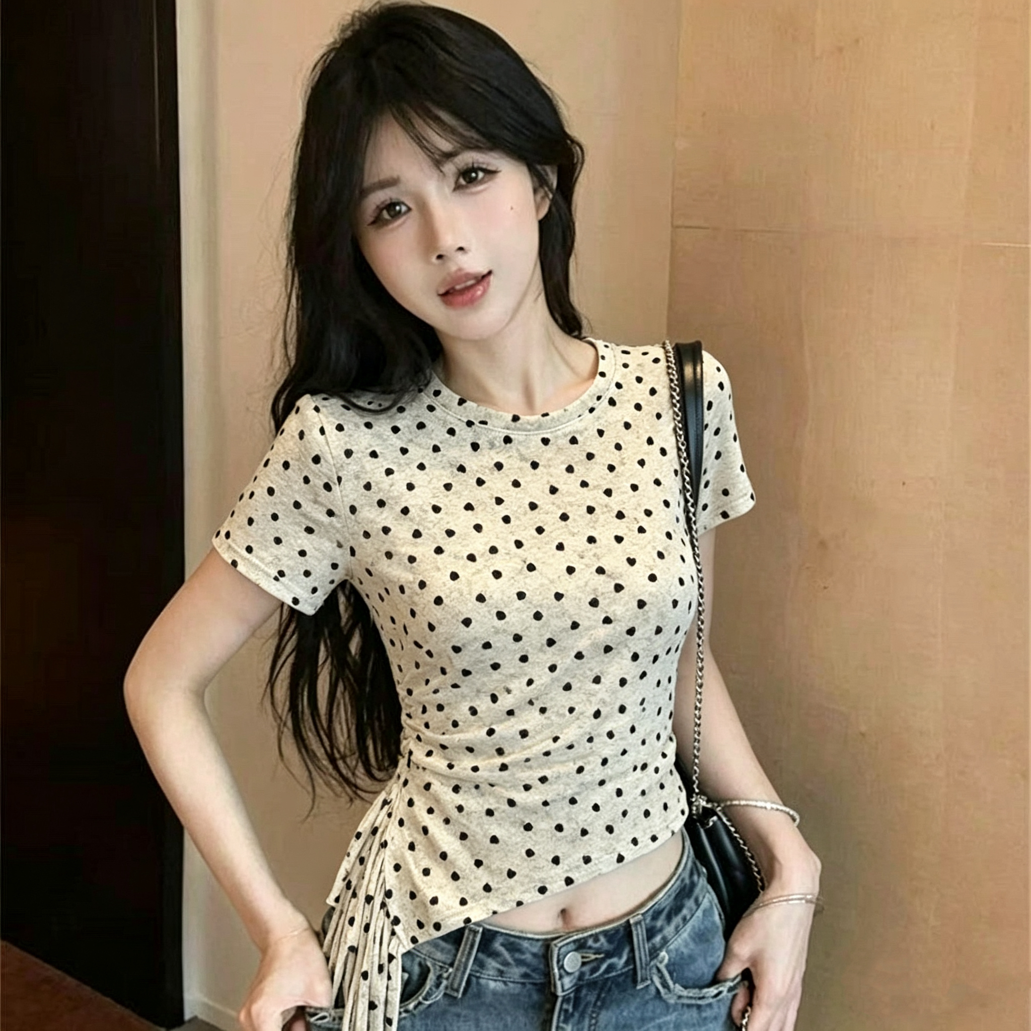 폭발 디자인 센스 하트 반팔 티셔츠 여성 의류 불규칙 밑단 꼬집기 허리 슬림해 보이는 품격 맨위