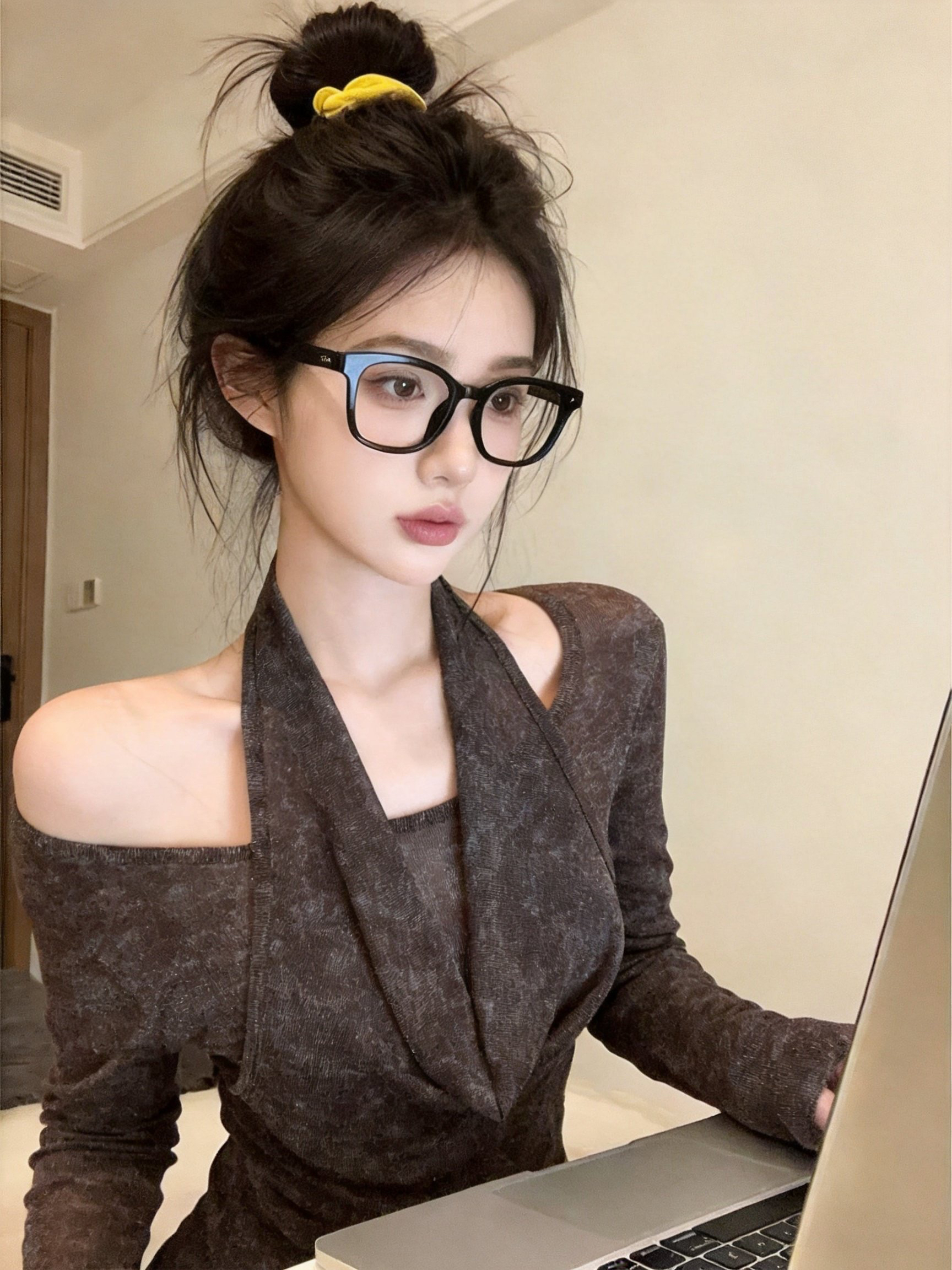 실사 여름 페이크 레이어드 헤일로 염색 흔들다 칼라 긴팔 티셔츠 여성 아메리칸 핫걸 오프숄더 행침 목 자외선 차단 맨위