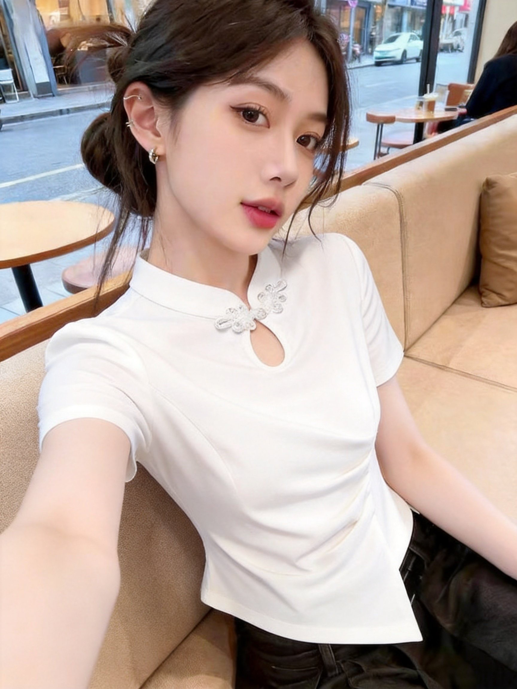 새로운 몸매 가꾸기 로얄 자매 팬 향상된 버전 반팔 티셔츠 여성 패션 품격 새로운 중식 빛 국풍 단추 맨위