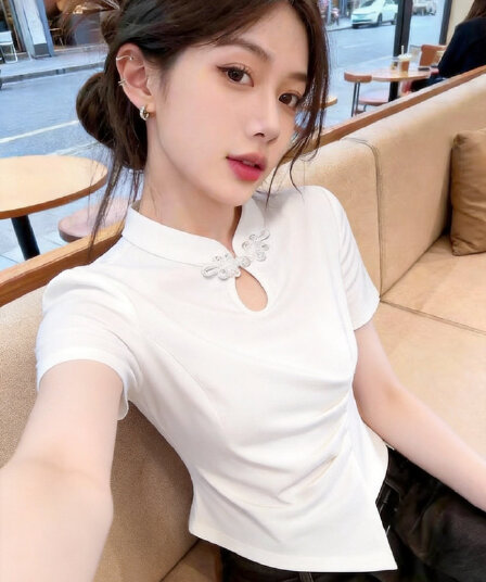 새로운 몸매 가꾸기 로얄 자매 팬 향상된 버전 반팔 티셔츠 여성 패션 품격 새로운 중식 빛 국풍 단추 맨위
