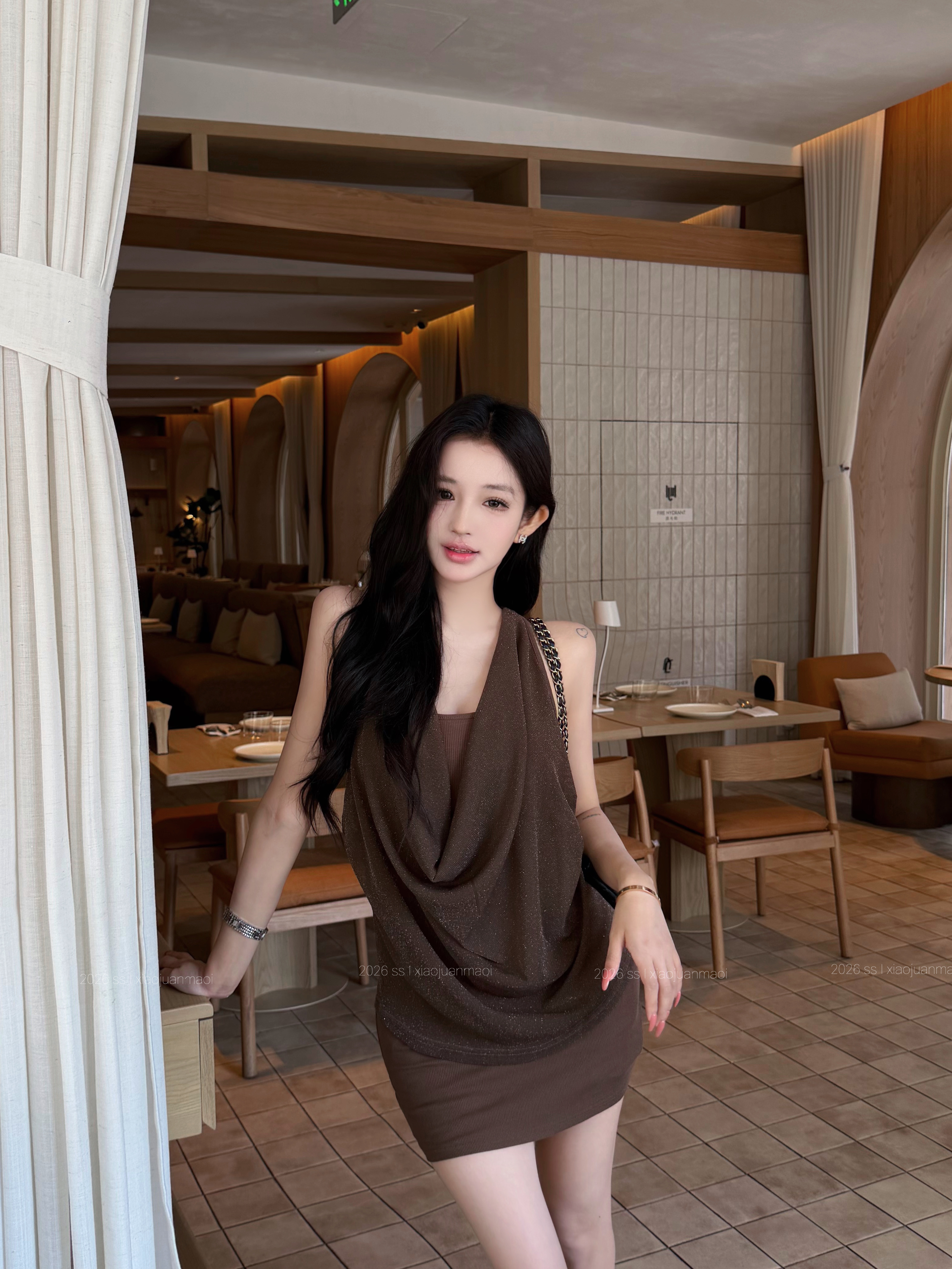 실사 정가 행침 목 흔들다 칼라 몸매 가꾸기 드레스 소녀 바람 민소매 드레스