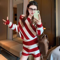 批发红色条纹斜肩针织套装女2025新款<b class='q'>秋</b>冬小个子韩系chic高级感两件套