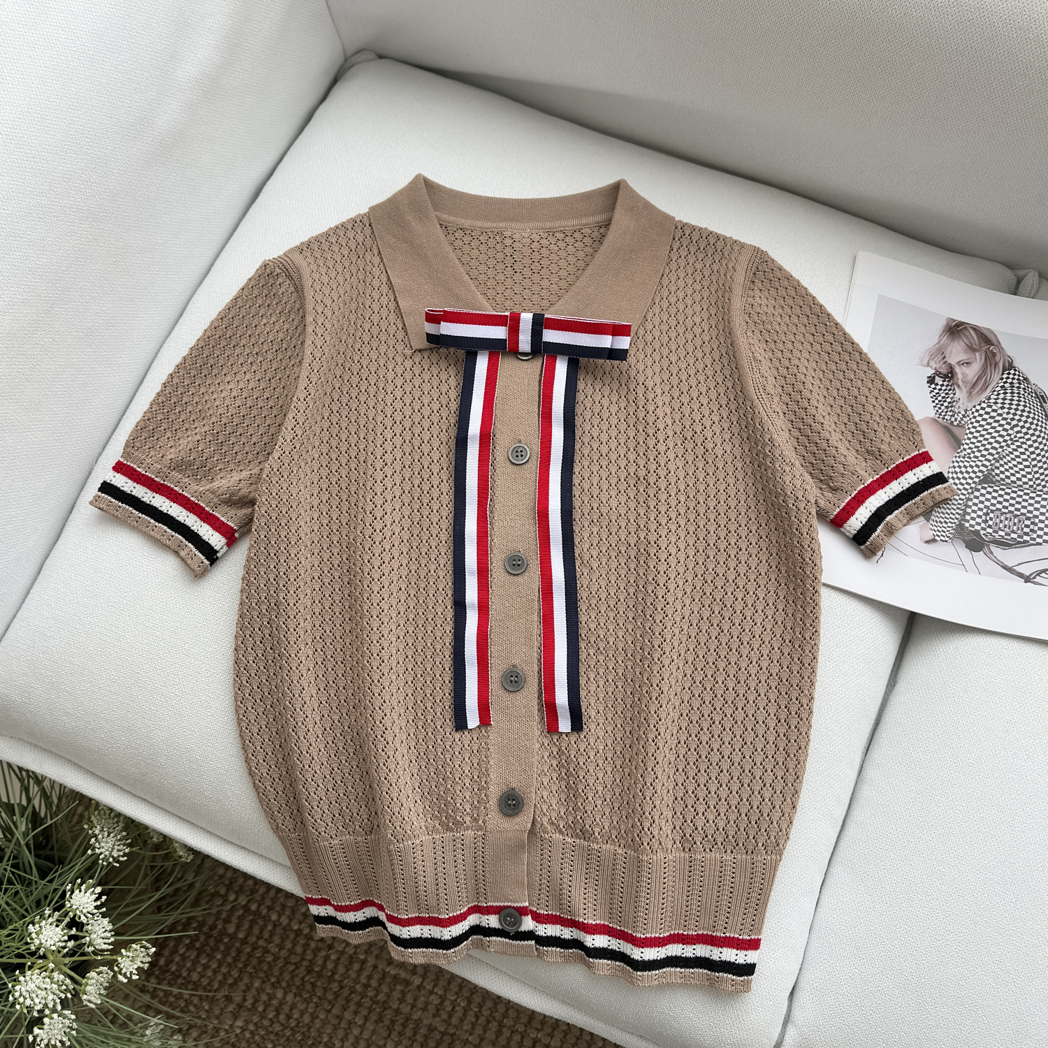 레트로 POLO 칼라 나비 매듭 스트라이프 반팔 니트 오픈 가디건 여성 오래된 돈 바람 디자인 센스 배색 연령 감소 맨위