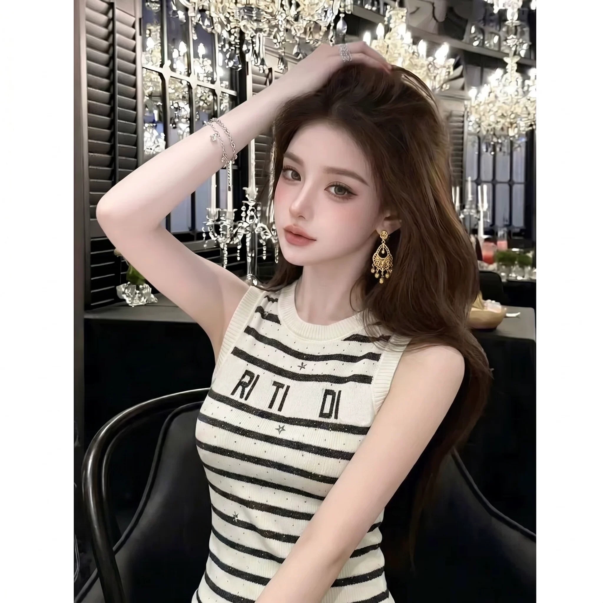 프랑스식 빛 럭셔리 스트라이프 알파벳 니트 민소매 조끼 여성 여름 새로운 몸매 가꾸기 슬림해 보이는 패션 다용도 품격 맨위