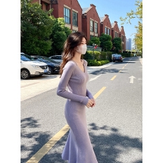 批发林妍儿针织连衣裙<b class='q'>春</b>秋季女2026新款收腰气质修身毛衣v领包臀裙子