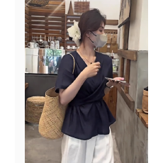 批发韩系V领交叉绑带收腰短袖<b class='q'>衬衫</b>女2026夏季新款设计感<b class='q'>气质</b>别致上衣
