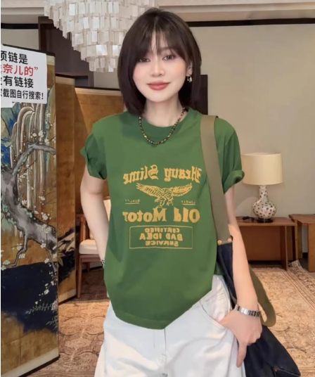 프랑스식 레트로 라운드 넥 알파벳 프린트 녹색 티셔츠 여성 2026 여름 새로운 디자인 센스 루즈핏 반팔 맨위