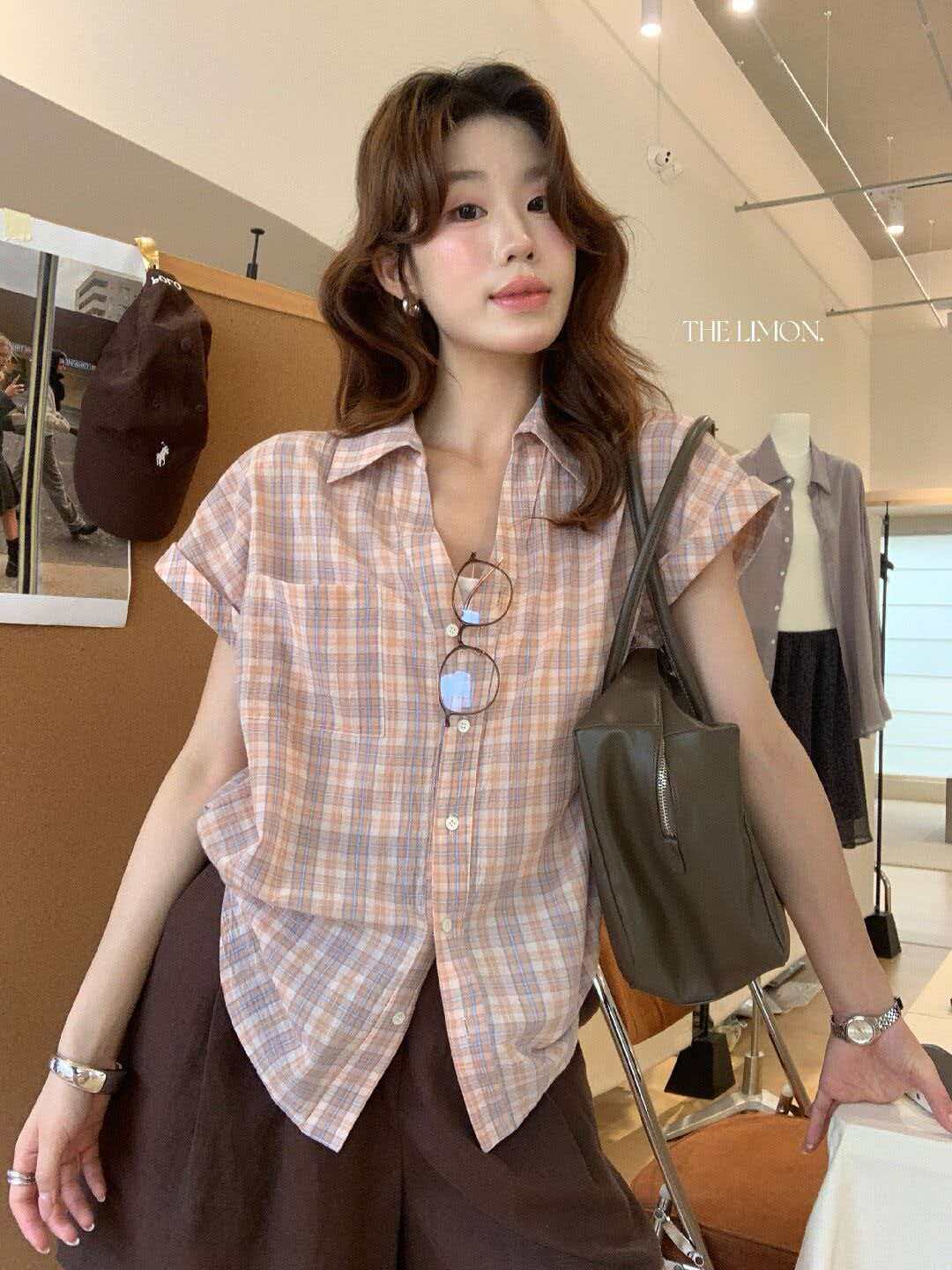2026 한 부서 캐주얼 체크무늬 반팔 여성 셔츠 여름 느긋한 레트로 항구 바람 루즈핏 슬림해 보이는 스택 착용 맨위