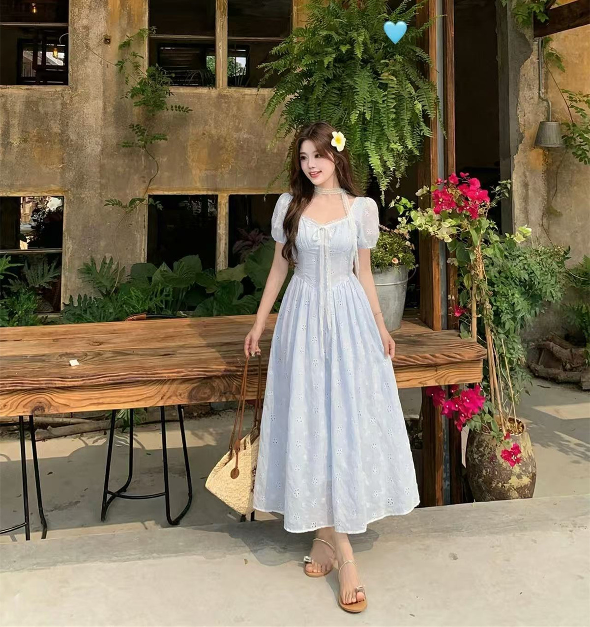 실사 비밀 상황 소녀 여름 단색 홀로우 아웃 자수 작은 꽃무늬 롱 스커트 허리 수축 슬림해 보이는 드레스