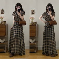 批发实拍  大码女装2026新款格纹复古显瘦短袖上衣高腰<b class='q'>半身裙</b>两件套