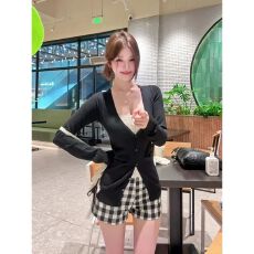 批发黑色针织衫V领开衫女<b class='q'>蕾丝</b>边吊带背心春秋高腰辣妹格子<b class='q'>短裤</b>三件套