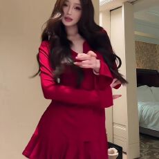 批发圣诞穿搭红色v领连衣裙子女2025新款秋<b class='q'>冬</b>季御姐风修身包臀裙套装