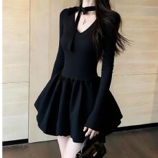 批发富家千金生日派对内搭花苞短裙气质高级感黑色针织拼接<b class='q'>连衣裙</b>女冬