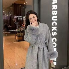 批发小众轻奢气质呢子大衣女装秋冬新款时尚毛毛系带高级宽松长款外套